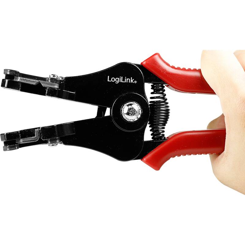 Eine Hand hält eine schwarze und rote Lochzange der Marke 'LogiLink', die für präzise Locharbeiten konzipiert ist und ihre metallischen Kiefer zeigt.