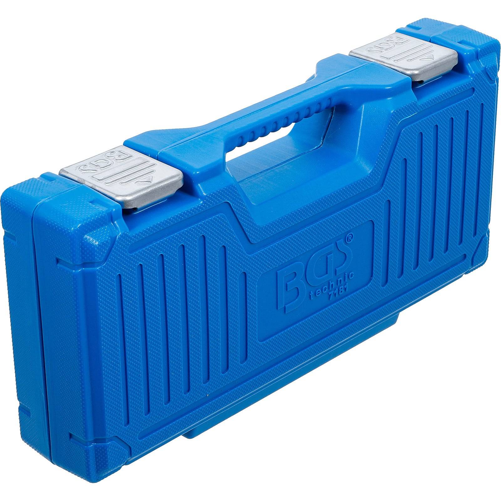 Ein blauer Kunststoff-Werkzeugkoffer mit Griff und Metallverschlüssen, mit der Marke 'BGS technic', der zum Aufbewahren und Organisieren von Werkzeugen verwendet wird.