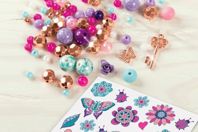 Armbänder mit Anhängern - Mode