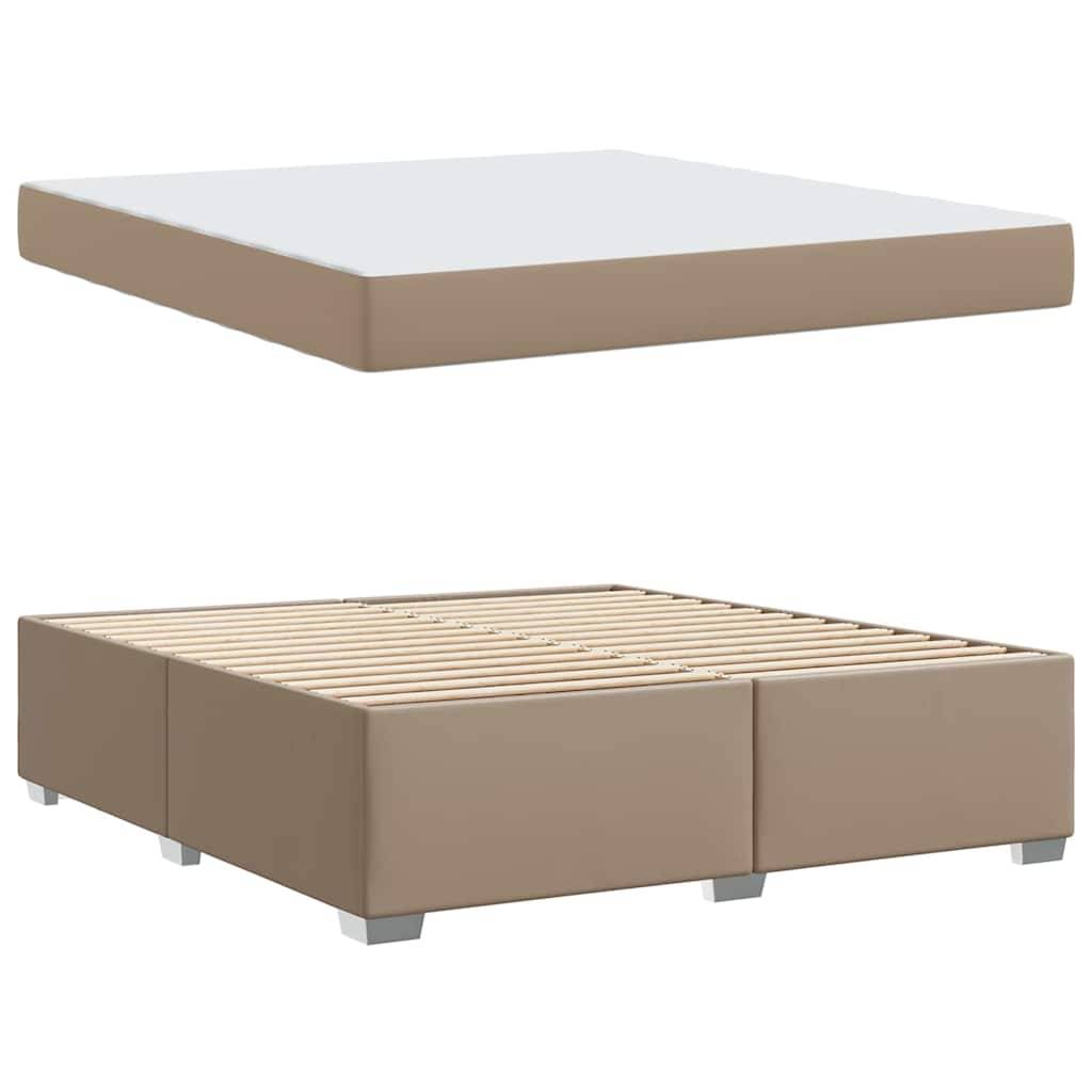 Bettgestell mit beigefarbener Polsterung und Holzlatten, dargestellt mit separierter Matratze.