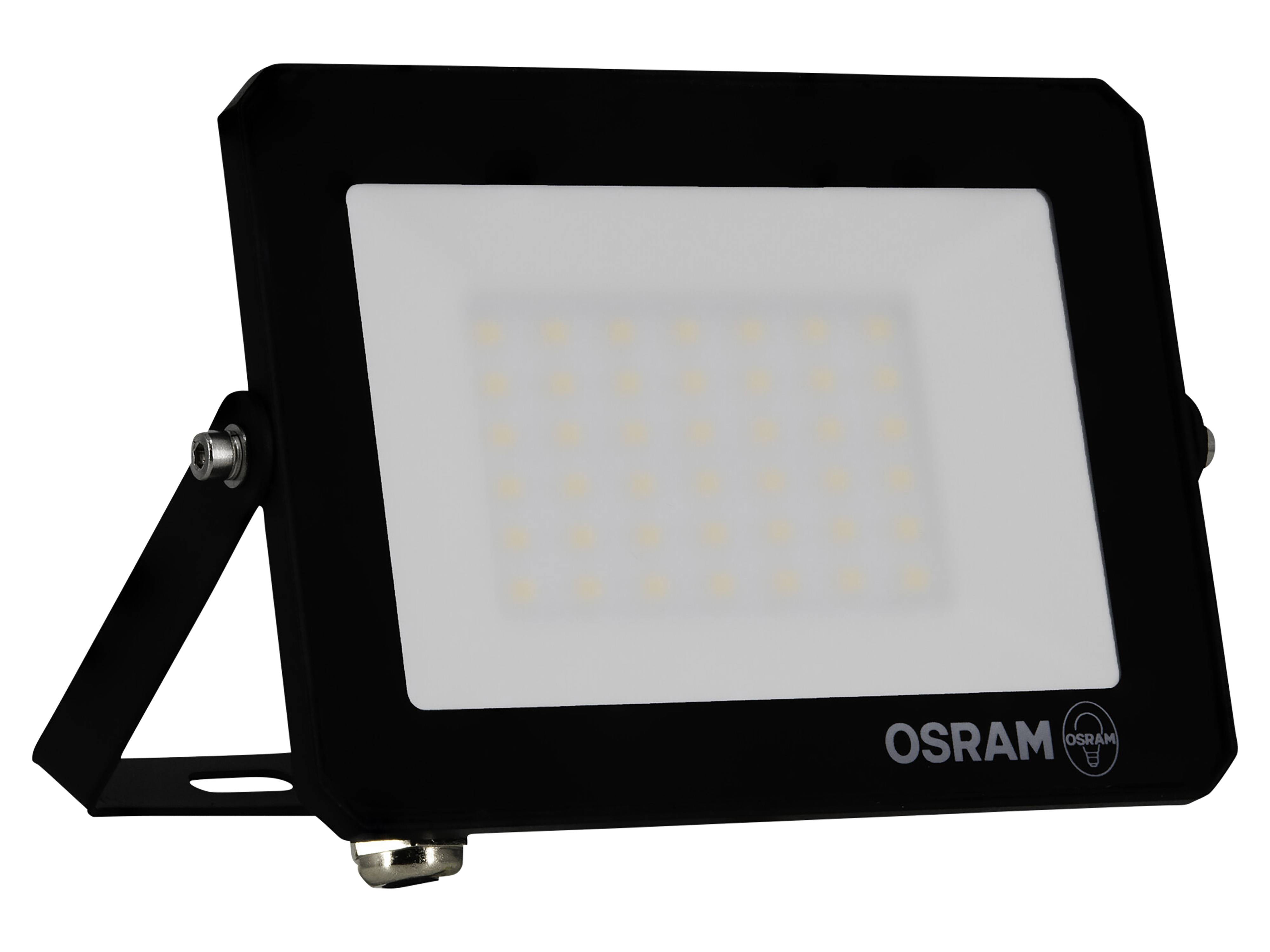 Schwarze OSRAM LED-Flutlichtleuchte mit Montageklammer, auf weißem Hintergrund dargestellt.