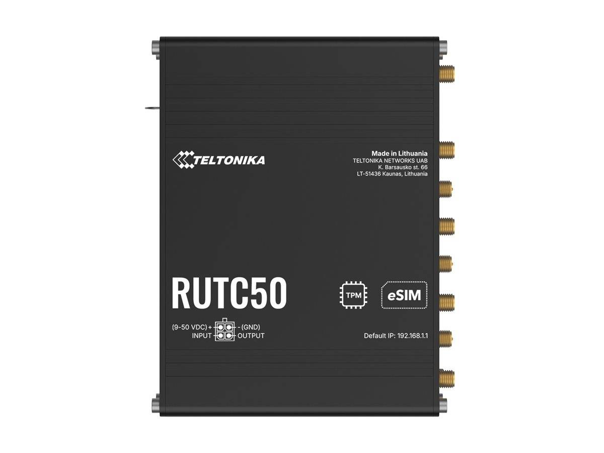 Schwarzer Teltonika RUTC50 Industrie-Router mit mehreren Seitenantennen/Anschlüssen, gekennzeichnet mit 'TPM', 'eSIM' und 'Standard-IP: 192.168.1.1'.