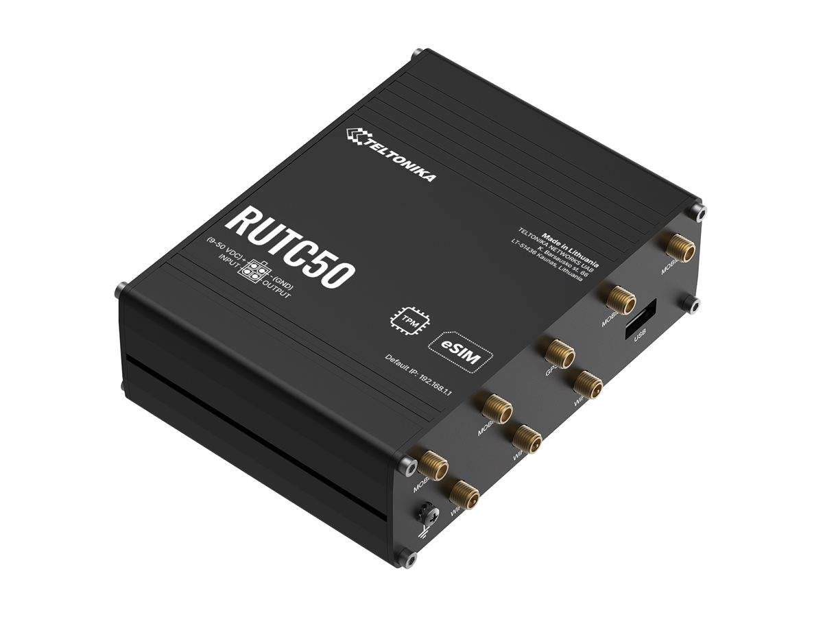 Teltonika RUTC50 industrieller 5G-Router mit mehreren Antennenports auf einem schwarzen Metallgehäuse