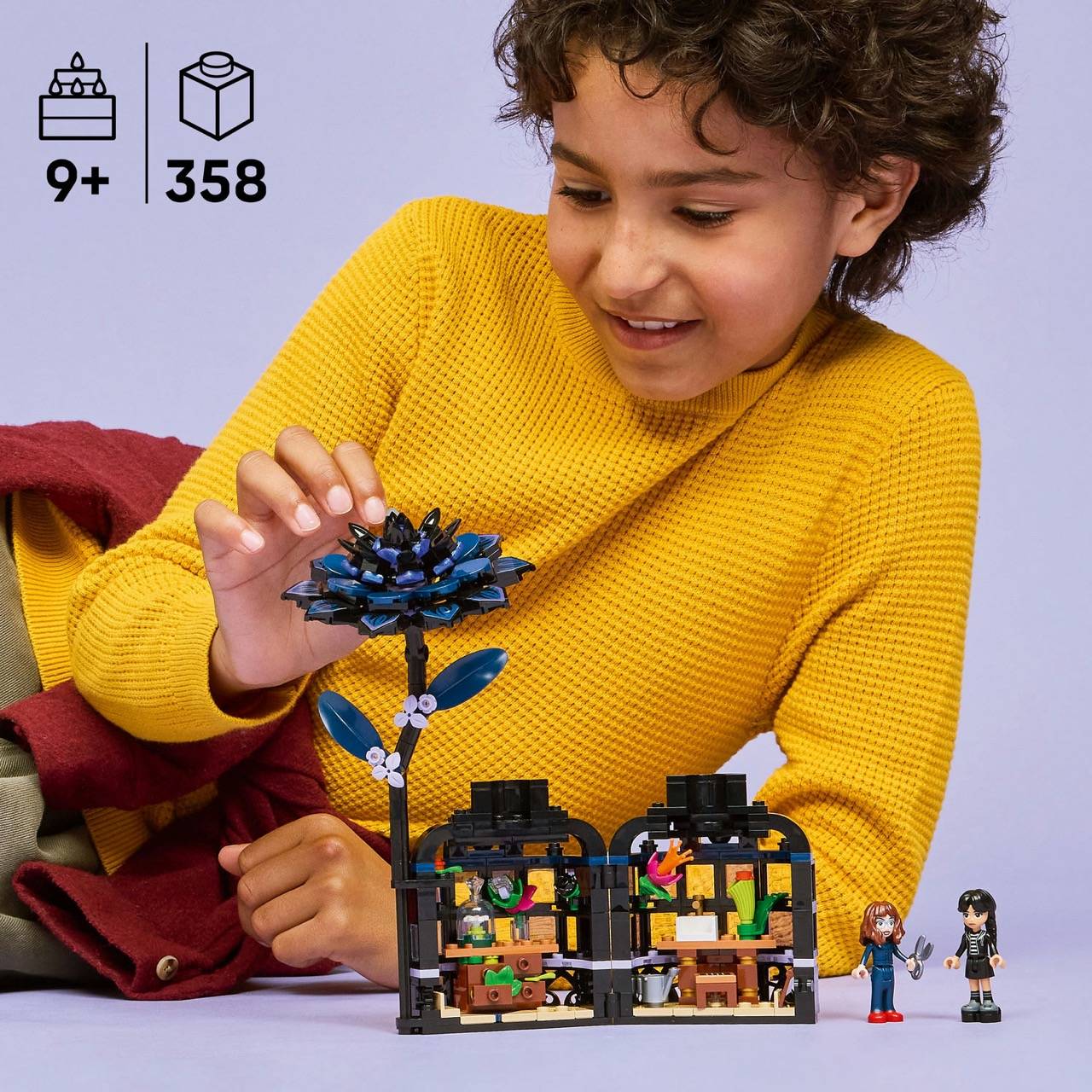 LEGO® 76784 Wednesday - Schwarze Dahlie