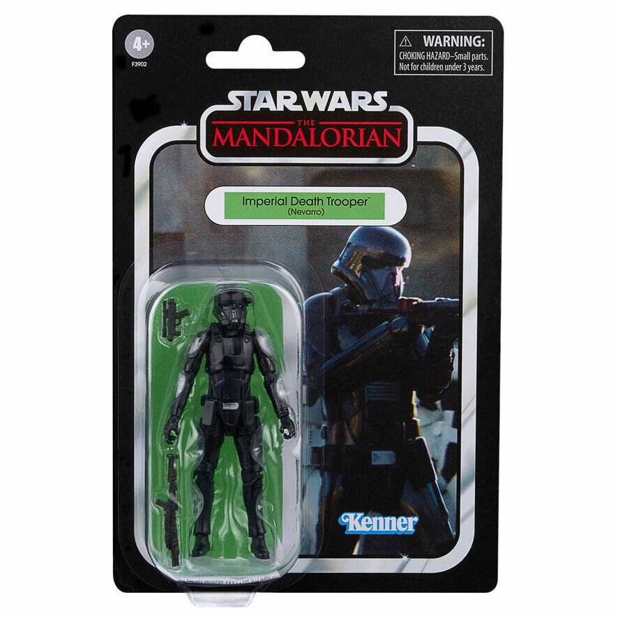 Verpackte Star Wars The Mandalorian Imperial Death Trooper Actionfigur auf einer Kenner-Kartenrückseite, mit Figur und Zubehör in Blisterverpackung.