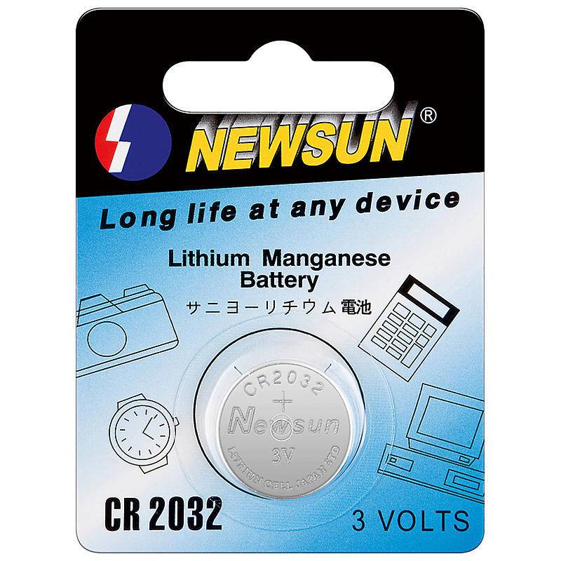 Lithium-Mangan-CR2032-Batterie-Verpackung mit 'NEWSUN'-Logo. Merkmale umfassen 'Lange Lebensdauer bei jedem Gerät', 3 Volt und Geräte-Icons.