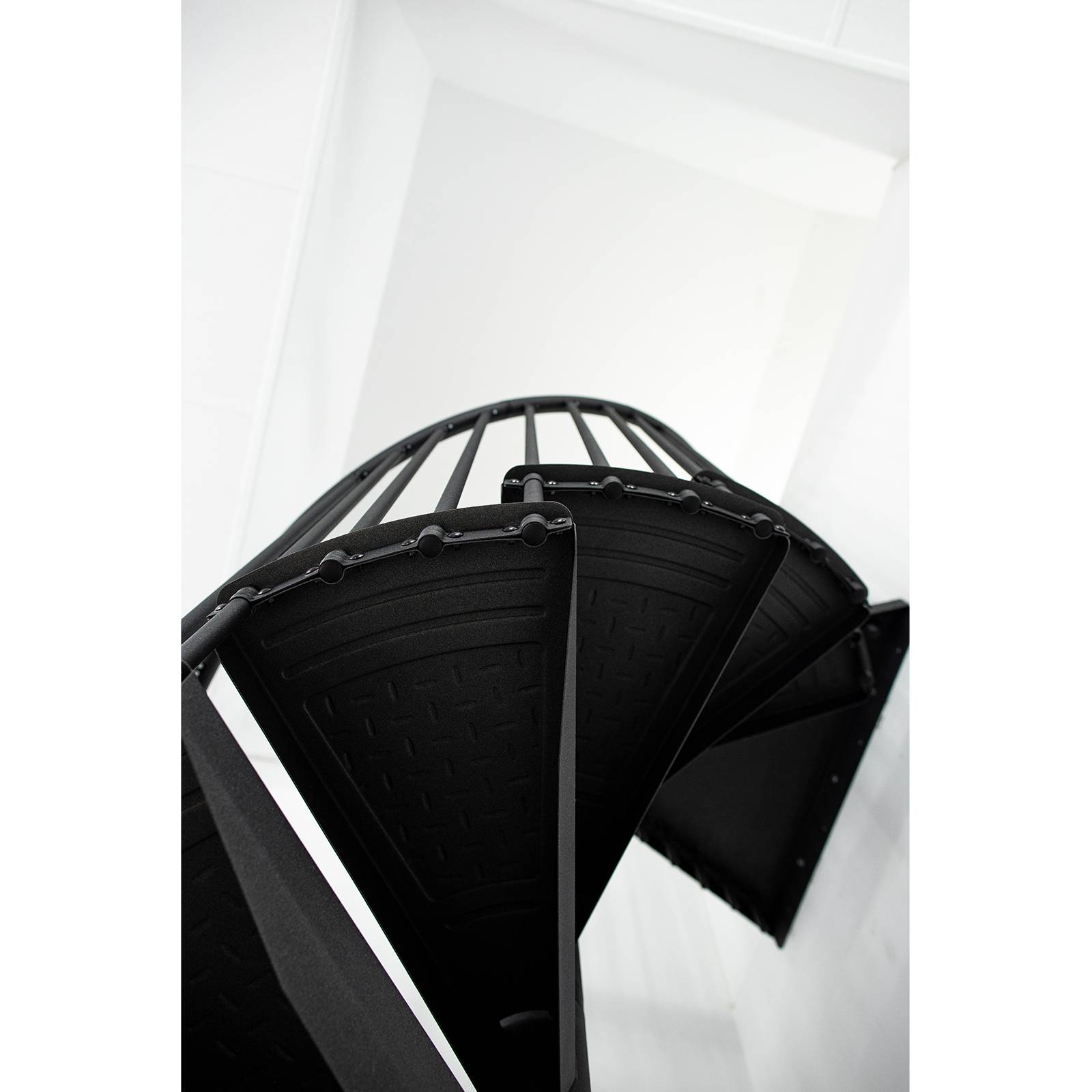 Minka Spindeltreppe Rondo Color 104 - 300,3cm Geschosshöhe 140cm Durchmesser