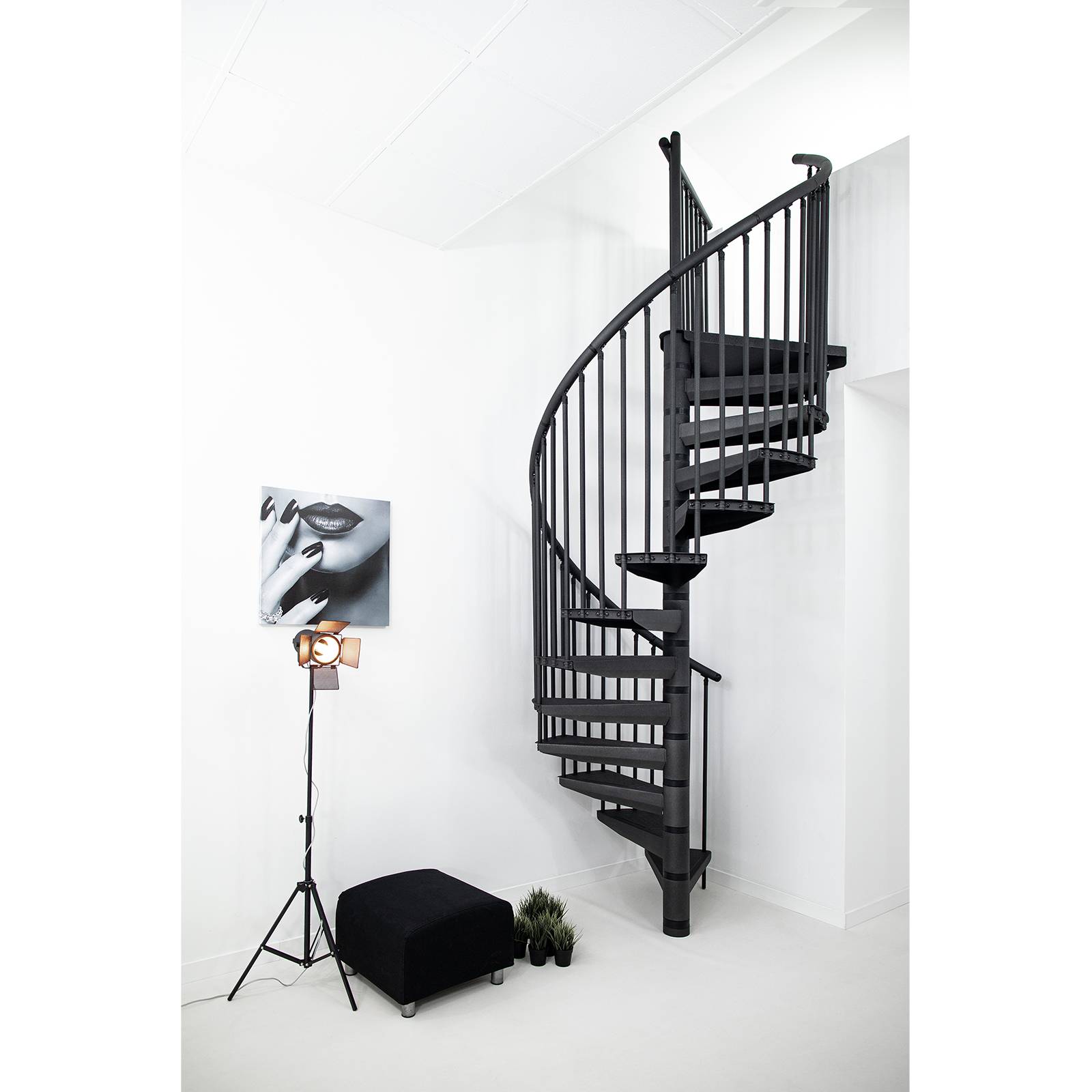 Minka Spindeltreppe Rondo Color 104 - 300,3cm Geschosshöhe 140cm Durchmesser