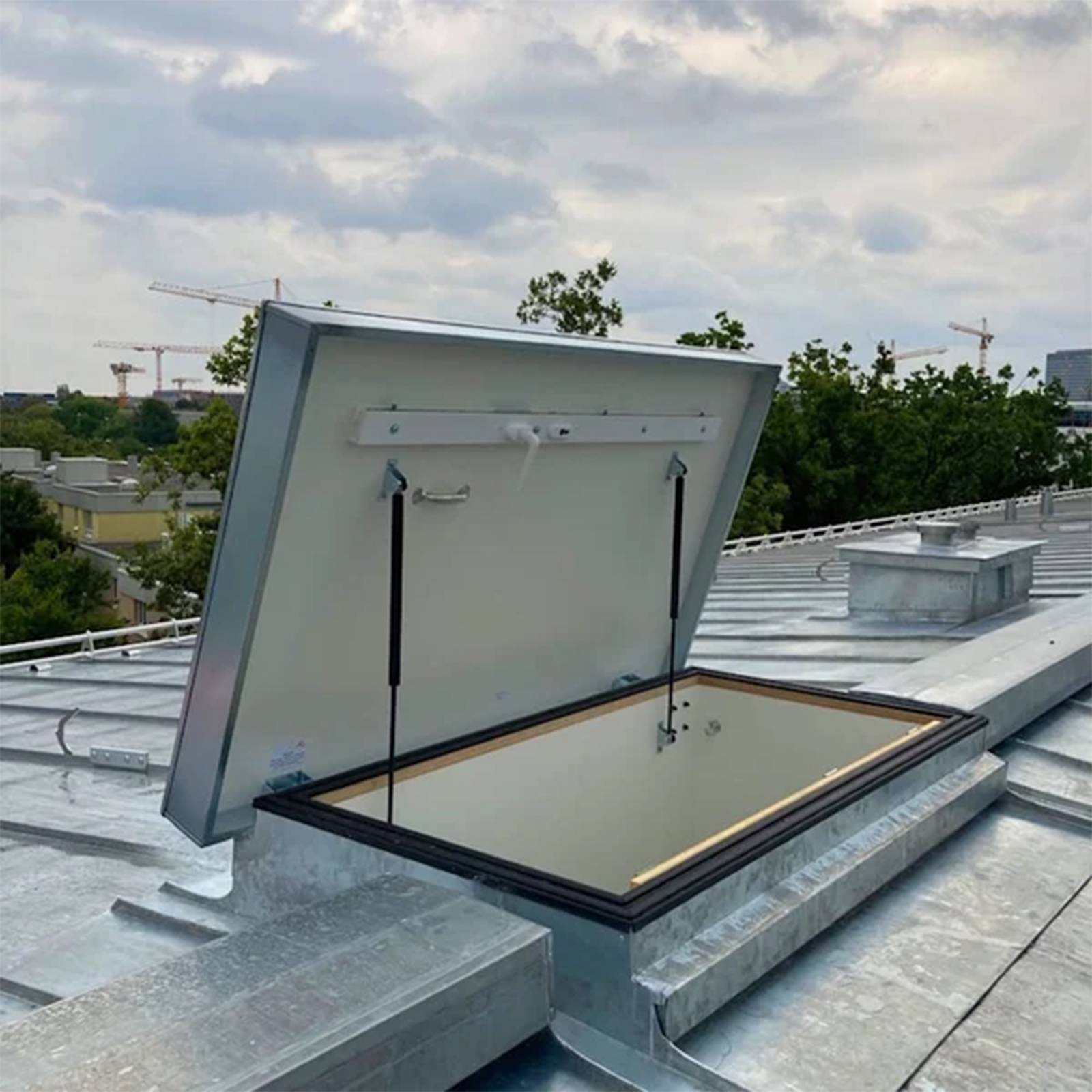 Roto Flachdachausstieg Exklusiv bis 309cm Raumhöhe 120x70cm Rohbaumaß