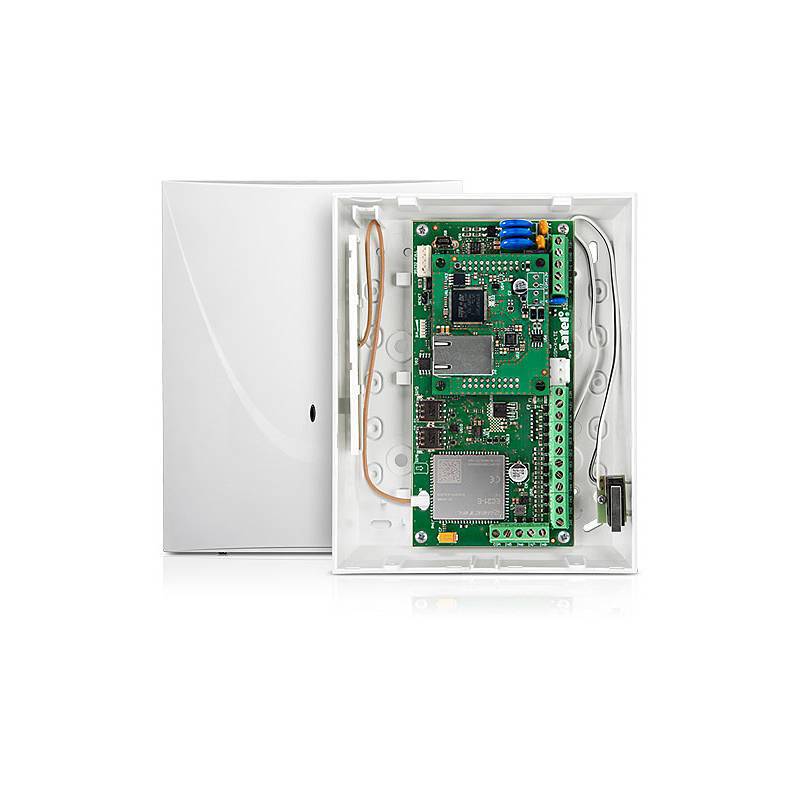 Eine offene weiße Kunststoffbox mit einer grünen Leiterplatte und verschiedenen elektronischen Komponenten und Anschlüssen im Inneren.