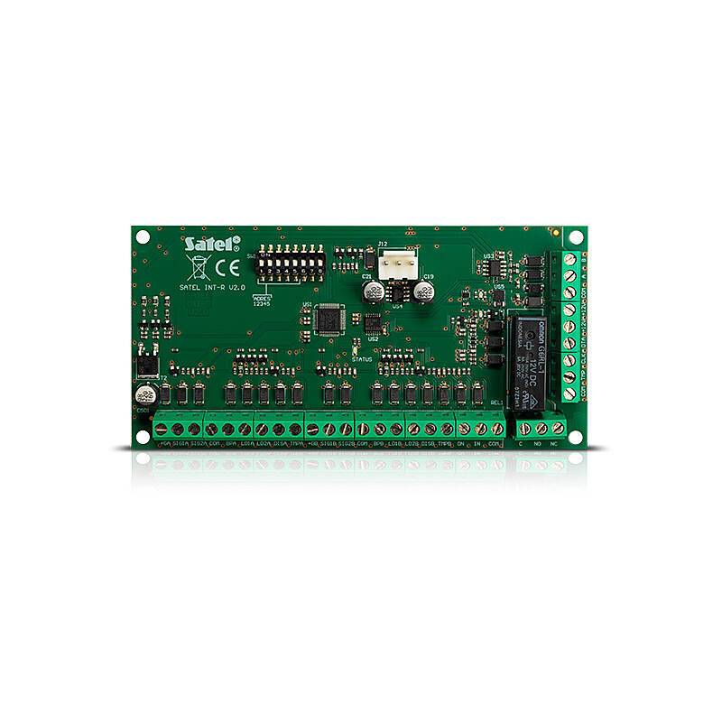 Eine grüne Leiterplatte mit verschiedenen elektronischen Komponenten und Steckverbindern, gekennzeichnet mit „Satel MIC 16 V2.0