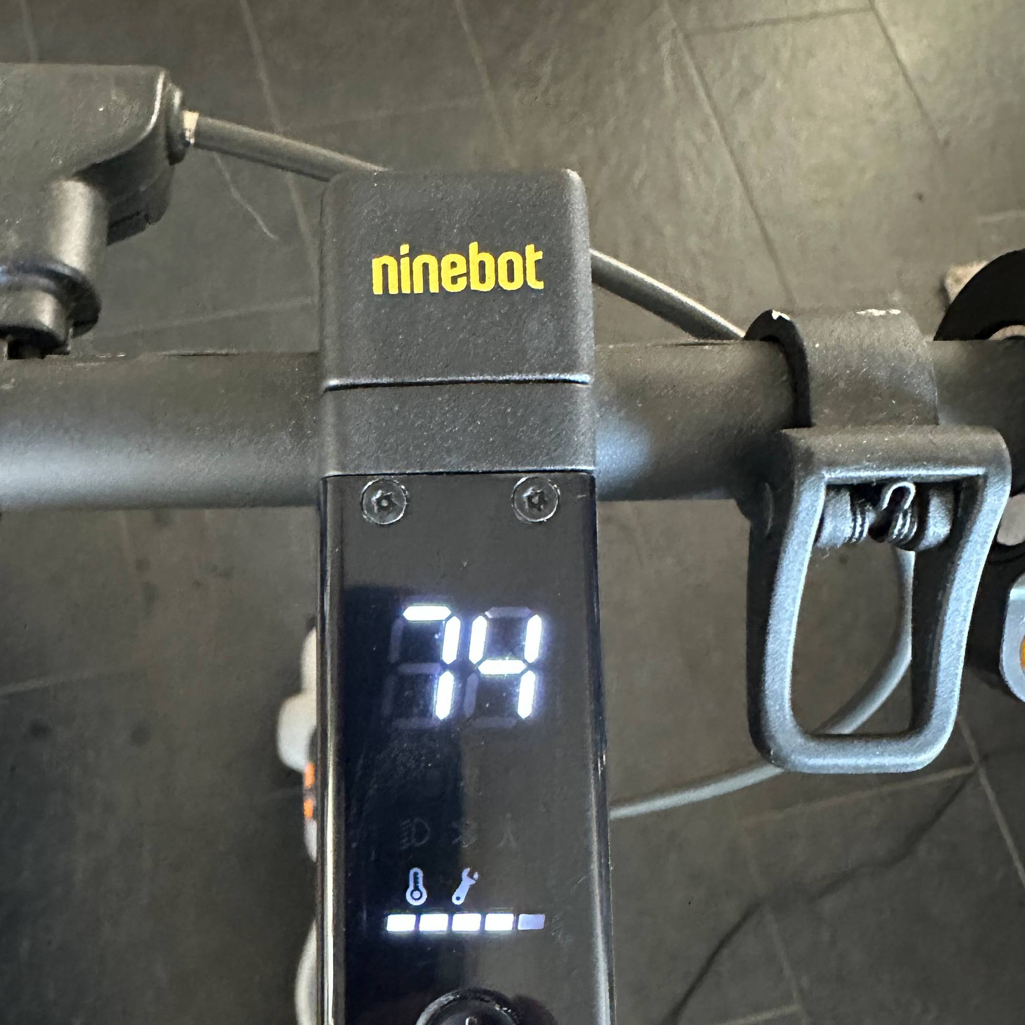 Ladegerät kompatibel für Segway Ninebot G30LD, ES4, 42V, 1.7A, 3802-503