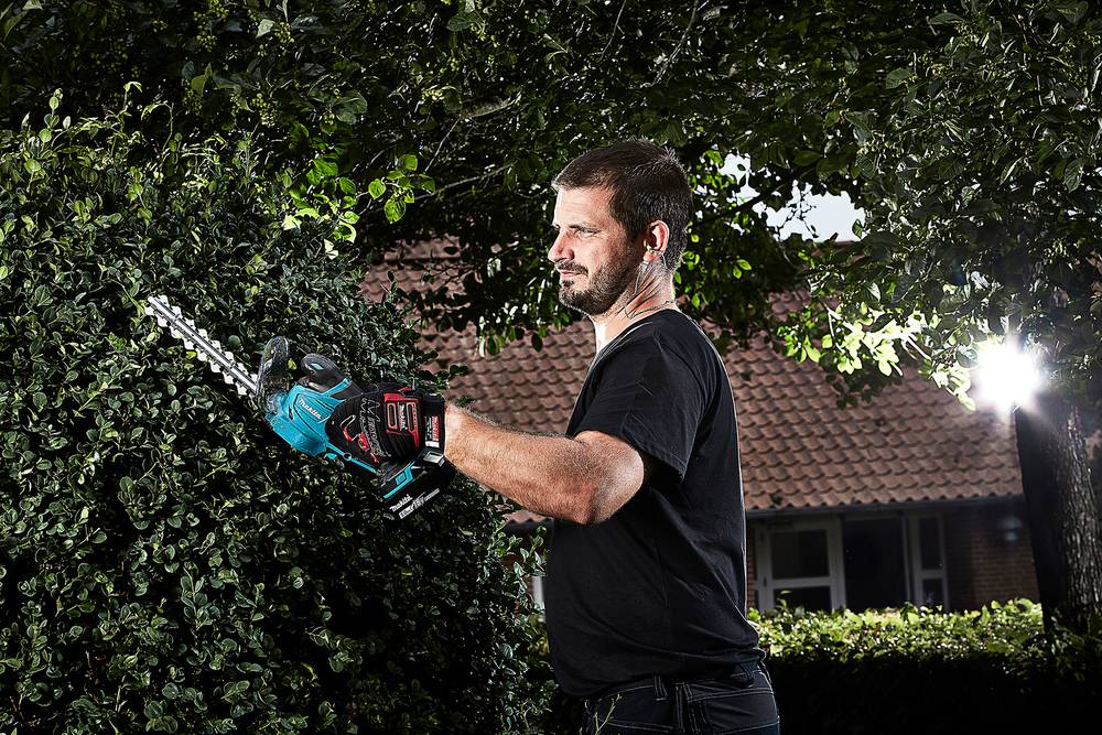 Makita Akku-Grasschere 18V DUM604SZ + SCHWÄBLE® Schaumseinlage + MAKPAC