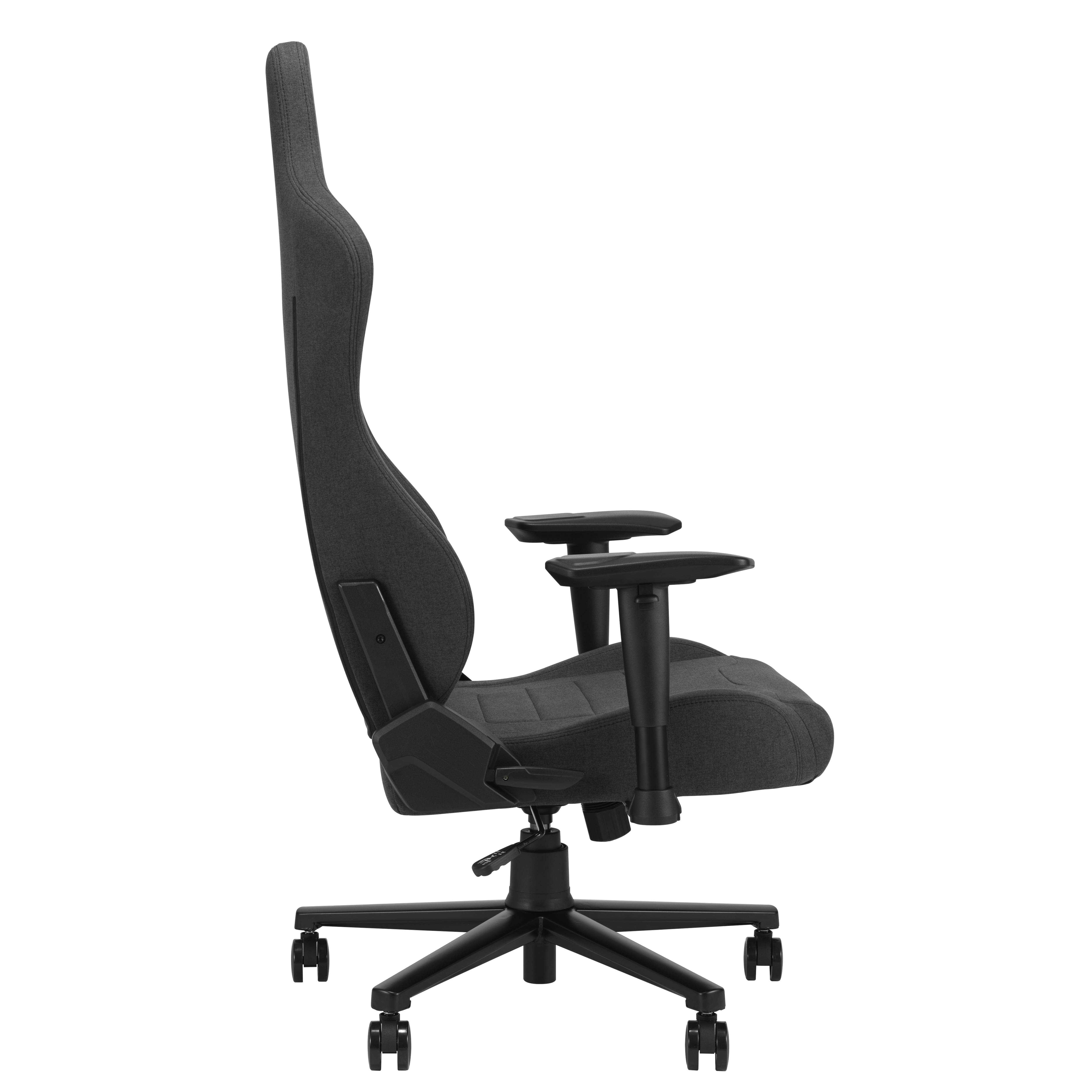 Schwarzer ergonomischer Bürostuhl mit Kopfstütze, Armlehnen, verstellbarem Sitz und fünfrädrigem Fuß, dargestellt in Seitenansicht vor dunklem Hintergrund.