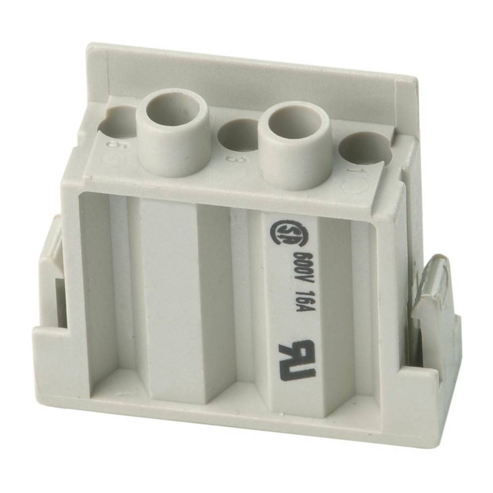 Ein grauer elektrischer Anschlussblock mit drei Anschlüssen, beschriftet mit '600V 16A' und Zertifizierungszeichen, aus einem Winkel betrachtet.