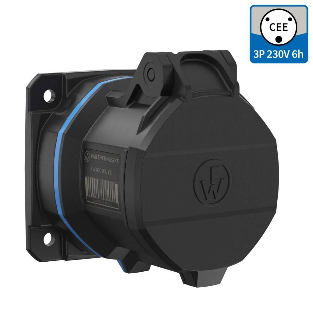 „Eine schwarze industrielle Steckdose mit der Bezeichnung CEE 3P 230V 6h, die für eine sichere Wandmontage mit einer Schutzabdeckung über dem Anschlusspunkt konzipiert ist.