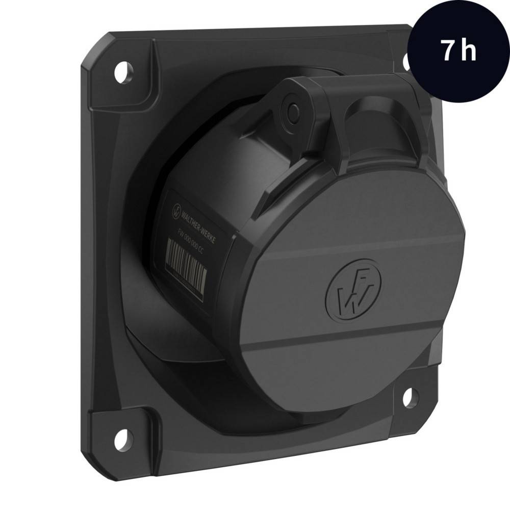 Eine schwarze Steckdose mit Schutzdeckel, montiert auf einer quadratischen Grundfläche. Eine Beschriftung '7 h' in einem dunklen Kreis befindet sich in der oberen rechten Ecke.