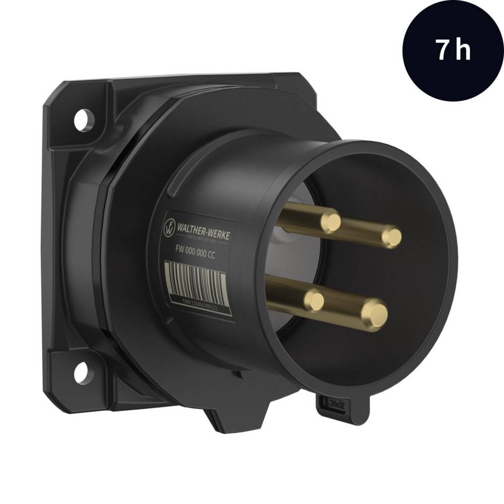 Schwarze kreisförmige elektrische Steckdose von 'Walther Werke' mit drei goldenen Stiften auf einem quadratischen Sockel; Text auf dem Stecker lautet 'FW 000 008 CC.