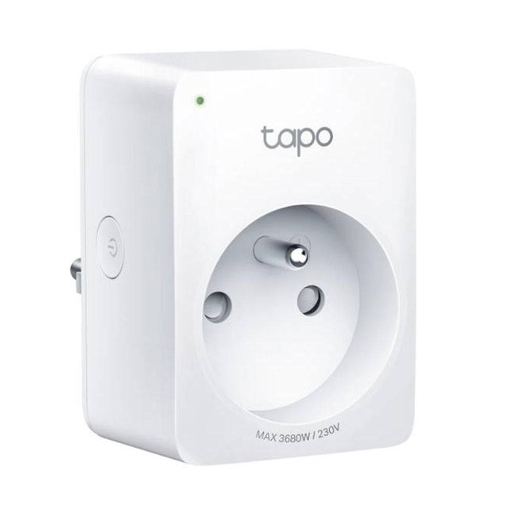 Ein weißer Tapo Smart Plug mit minimalem Design, mit einer runden Steckdose und einem kleinen LED-Indikator. Maximal 3680W, 230V.