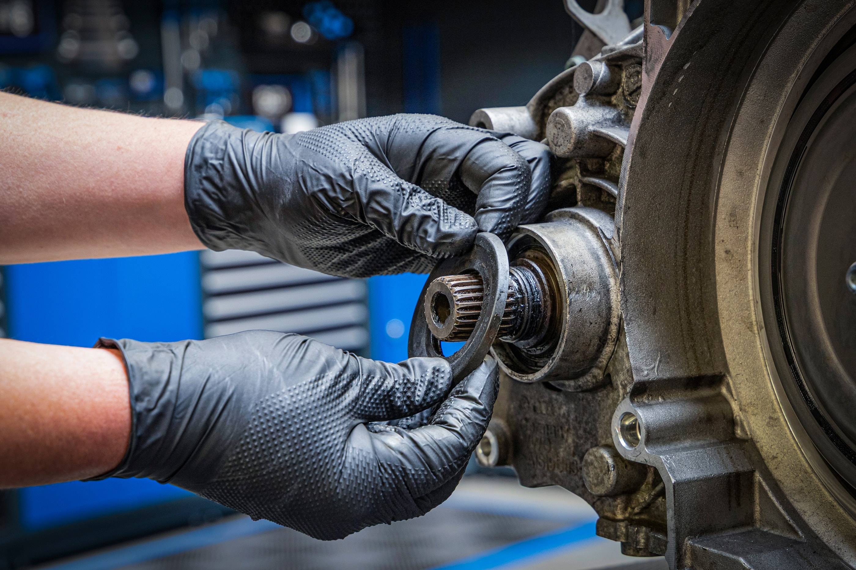 BGS TECHNIC Einweghandschuhe-Box, Nitril, Gr.L, mit extra Griffigkeit, 100 Stück