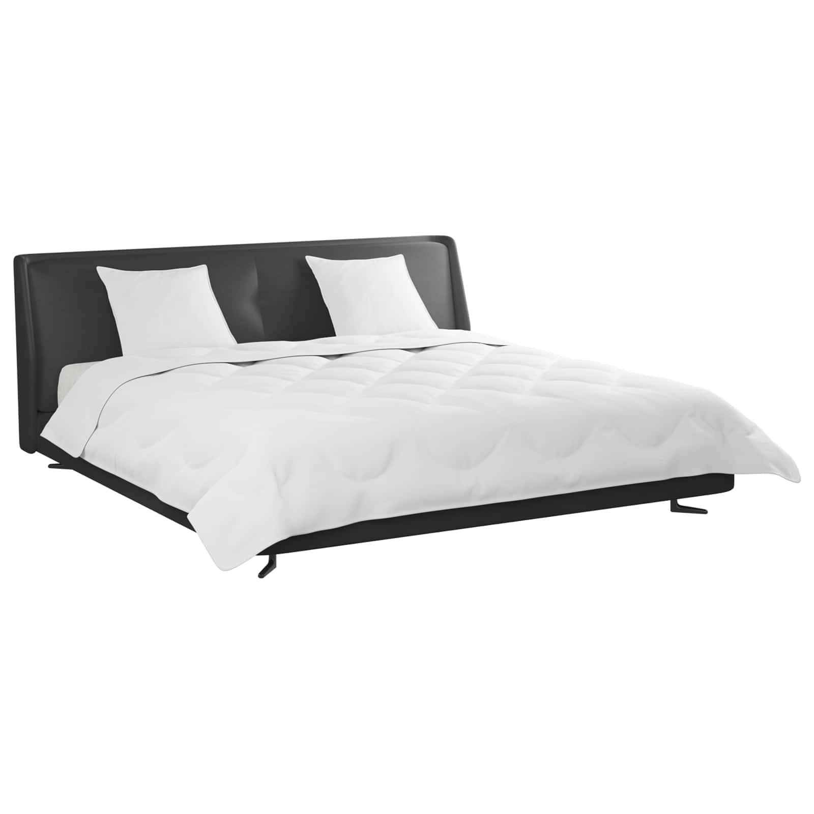 Ein modernes Bett mit schwarzem Rahmen und einer weißen Bettdecke, auf der zwei weiße Kissen liegen, das eine minimalistisches Design und klare Ästhetik präsentiert.