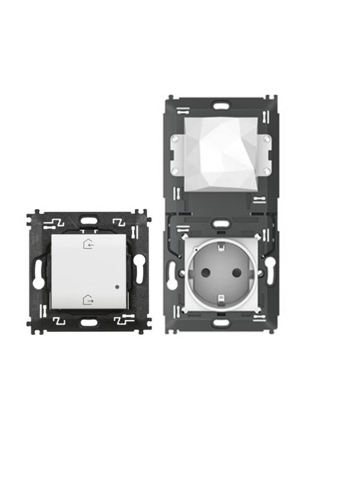 Legrand Gateway + Steckdose Bticino N4501C