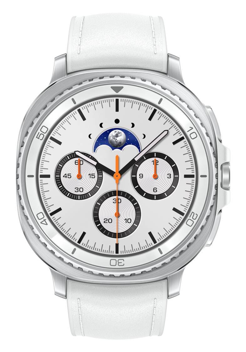 Weiße Armbanduhr mit Chronographen-Hilfszifferblättern, Mondphasen-Anzeige und orangefarbenem zentralen Sekundenzeiger auf einem weißen Lederarmband.