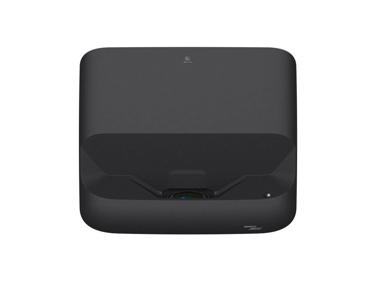 Ein schwarzer rechteckiger Projektor aus der Draufsicht, der die Linse und Bedienelemente zeigt, konzipiert für die Decken- oder Regalinstallation in Heimkinosystemen.