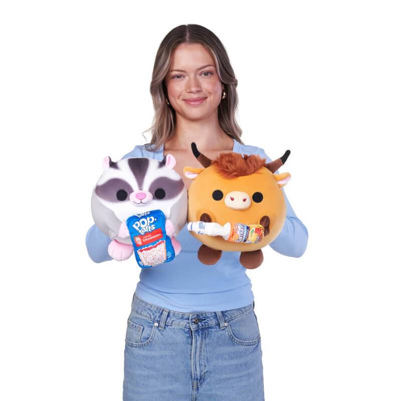 ZURU 77690N - Snackles Kuh Highland Cow Robbie mit Sangaria Orange, Serie 3 - Kuscheltier (20 cm)