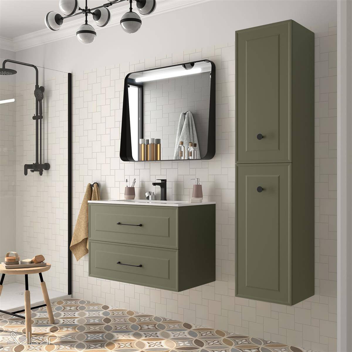 Modernes Badezimmerinterieur mit olivgrünem Waschtisch und hohem Schrank, schwarzgerahmtem Spiegel, wandmontierter Dusche und gemustertem Bodenfliesen.
