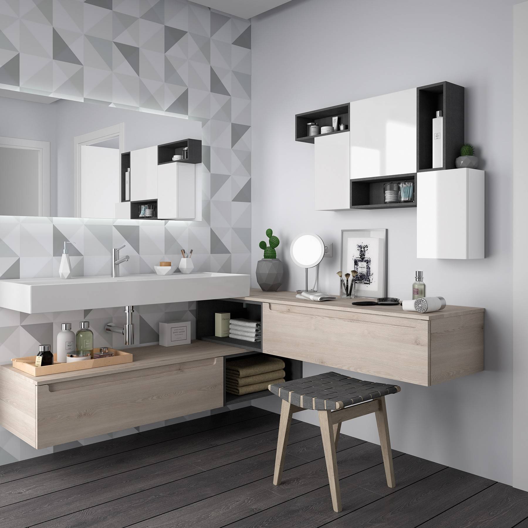 Ein modernes Badezimmer mit geometrischem Fliesenrückwand, schwebendem Waschtisch mit Waschbecken und einem an der Wand montierten Schrank. Ein Stuhl und ein Spiegel vervollständigen den Waschtisch.