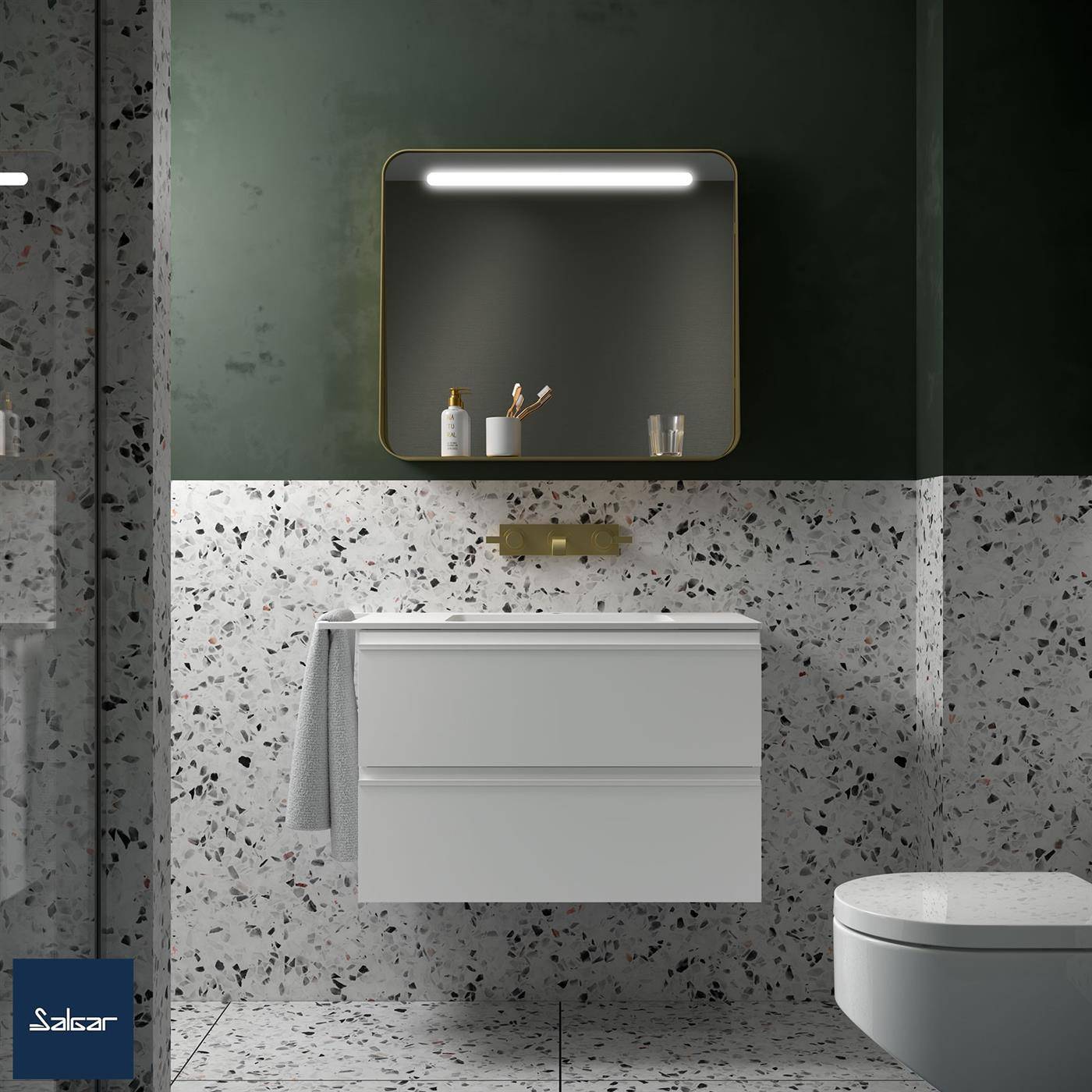 Modernes Badezimmer mit schwebendem weißem Waschtisch, beleuchtetem Spiegel, Terrazzo-Wänden und Boden, Handtuchhalter und an der Wand montiertem WC.