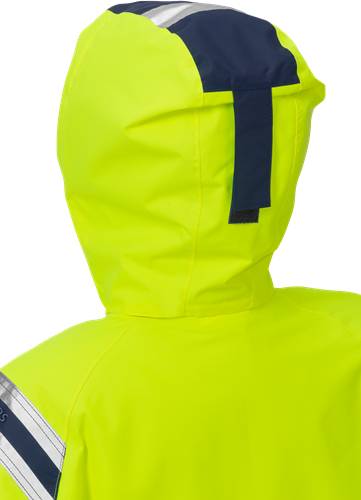 Eine leuchtend gelbe Kapuze mit einem dunkelblauen Riemen, Teil einer Warnschutzjacke, füllt das Bild und deutet auf Sicherheits- oder Arbeitskleidung hin.