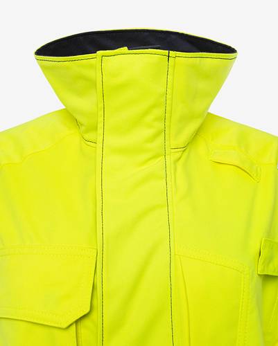 Leuchtend gelbe Warnschutzjacke, Frontansicht, mit auffälligem Reißverschluss und hochgestelltem Kragen, entwickelt für Sicherheit bei schlechten Lichtverhältnissen.