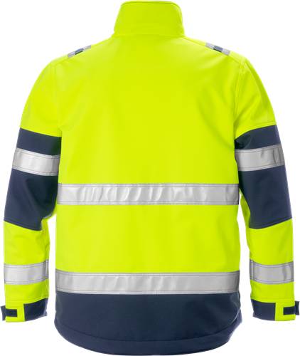 Eine Person, die eine hochsichtbare gelbe Jacke mit reflektierenden Streifen auf dem Rücken und an den Ärmeln trägt, was Sicherheitsausrüstung anzeigt.