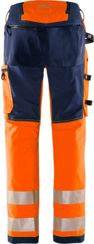 Knallorange Hose mit verstärkten marineblauen Kniebesätzen, ausgestattet mit Werkzeugschlaufen an den Seiten, entwickelt für Outdoor- oder Arbeitsaktivitäten.