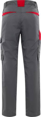 Graue Cargohose mit roten Details, von der Taille bis zur Mitte des Oberschenkels dargestellt.
