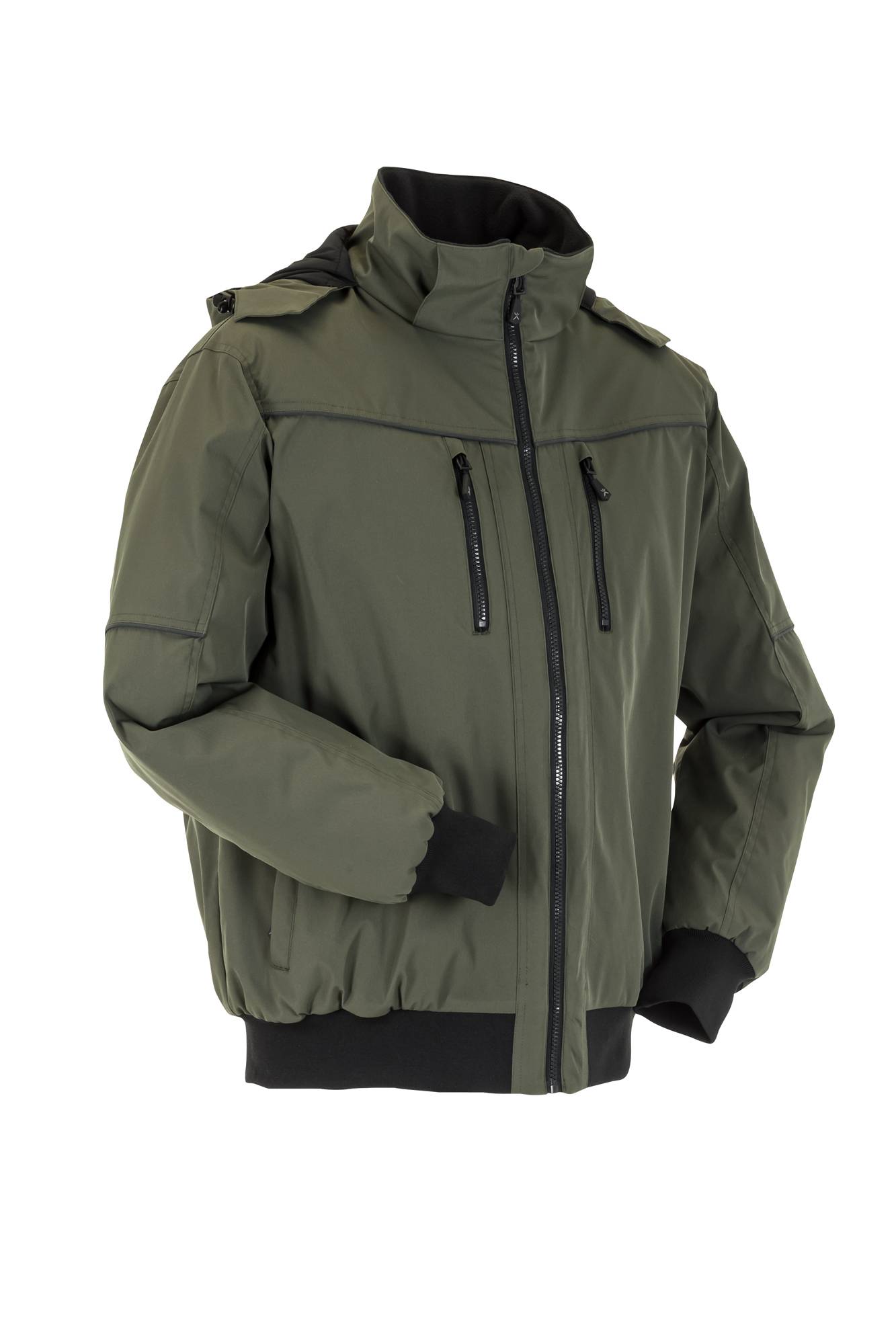 Eine grüne Jacke mit Reißverschluss vorne, zwei Reißverschlusstaschen an der Brust, elastischen Bündchen und einem hohen Kragen, in aufrechter Position dargestellt.