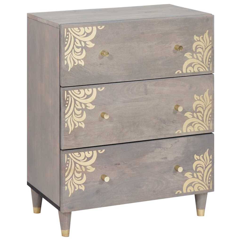 Eine kleine Holzkommode mit drei Schubladen, die auf der Vorderseite eine dekorative Blumenmusterung in Gold aufweist und mit einfachen runden Knöpfen versehen ist.