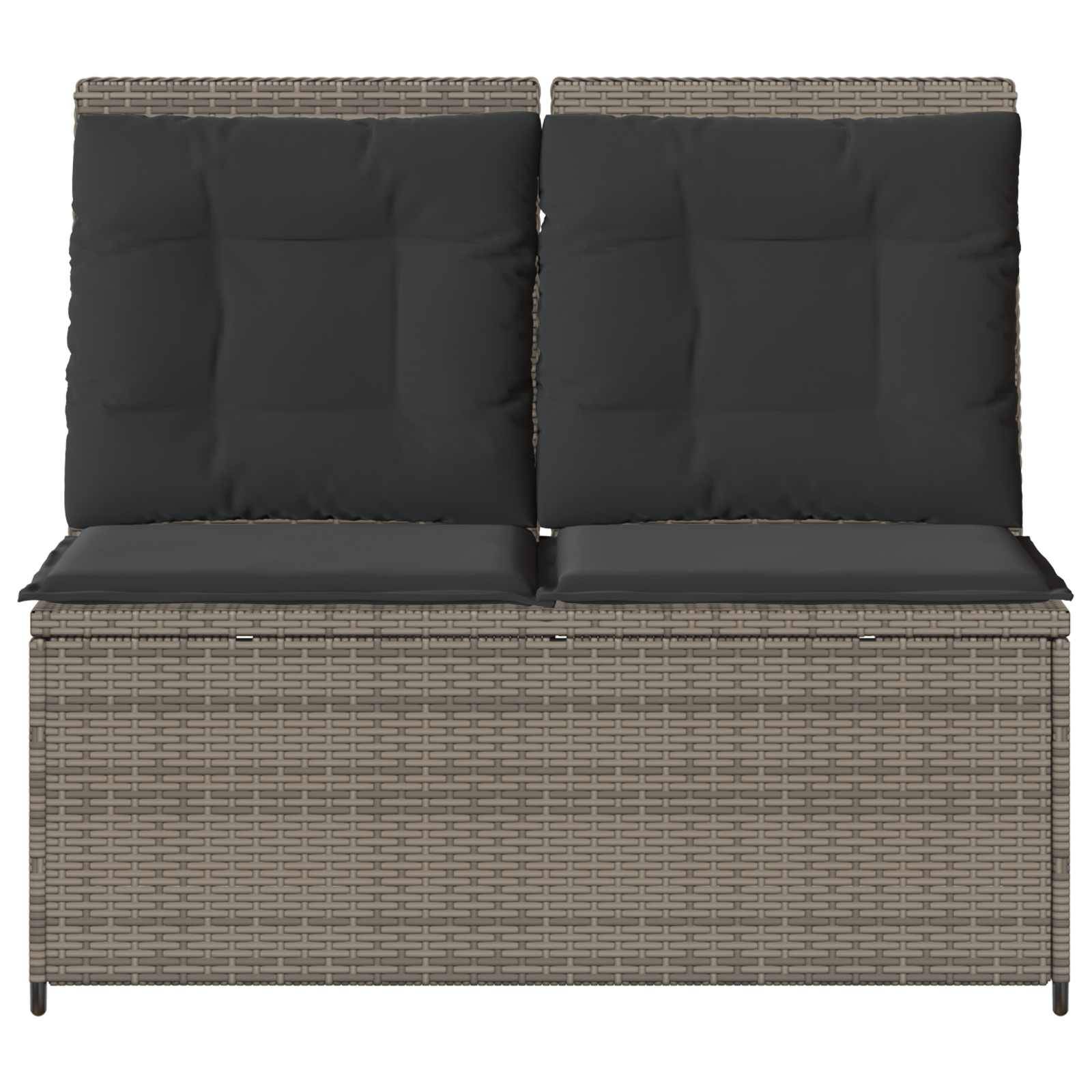 Zweisitzer Rattansofa für die Terrasse mit schwarzen Kissen, ausgestattet mit einem Stauraum darunter. Ideal für Außensitzgelegenheiten und Aufbewahrung.