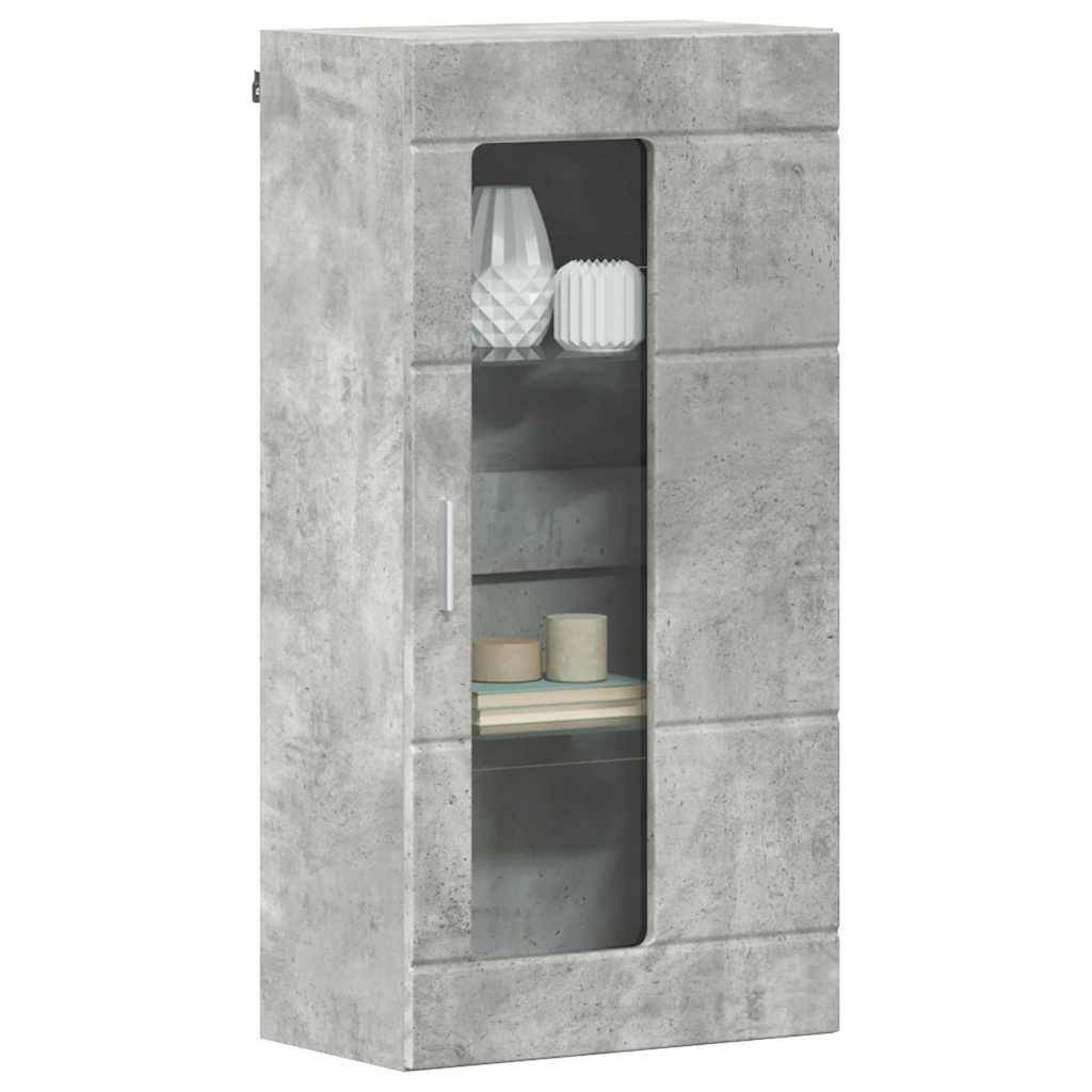 Hohes, rechteckiges, graues Schrank mit einer Glastür, in dem dekorative weiße Vasen und beige Behälter auf Regalen im Inneren ausgestellt sind.