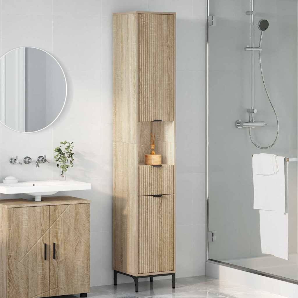 Ein modernes Badezimmer verfügt über einen Waschtisch aus Holz mit einem runden Spiegel, einem hohen Aufbewahrungsschrank und einer Dusche mit Glasumrandung auf einem weißen Bodenfliesen.