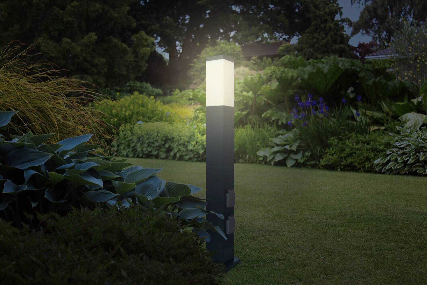 LED Universum LED Wegeleuchte mit 2 Steckdosen anthrazit