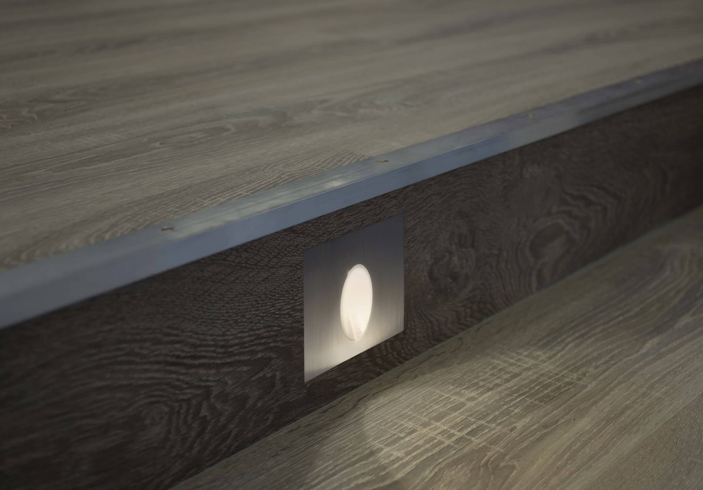 LED Universum LEDU LED-BodeneinbaustrahlerElsnig Quadratisch/Eckig 3W, für außen und innen, IP65,Edelstahl gebürstet und hochwertiges Kunststoffgeh