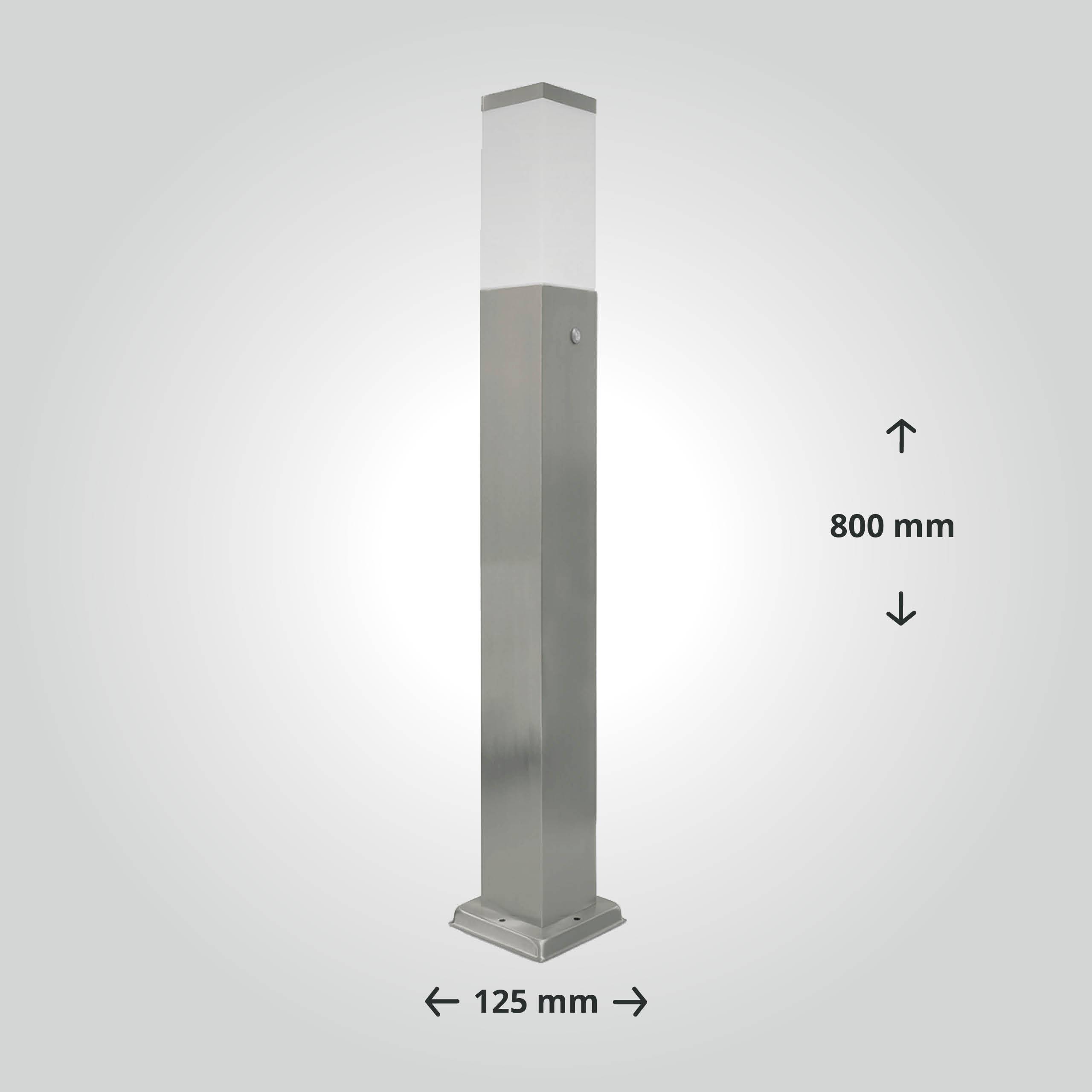 LED Universum LED Wegeleuchte mit 2 Steckdosen + Dämmerungssensor silber