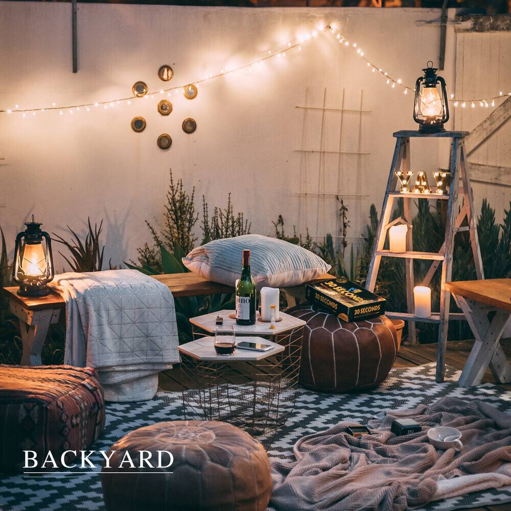 LED Universum LED Lichterkette 250 LEDs 10m (5m beleuchtet +5m Zuleitung) 24V 4,5W warmweiß mit Steckernetzteil IP44 2400K