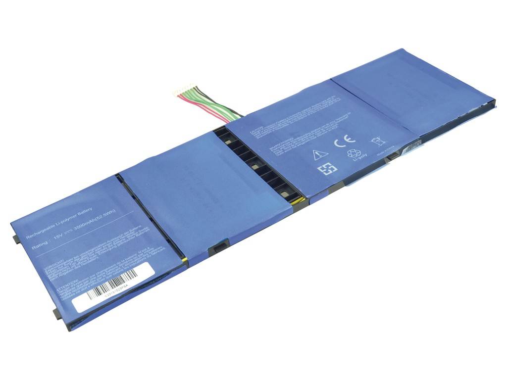 Langer blauer wiederaufladbarer Batteriepack mit angebrachtem Mehrfach-Steckverbinder, isoliert auf weißem Hintergrund dargestellt.