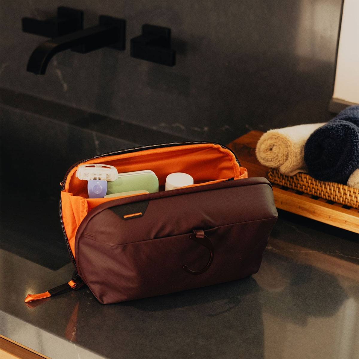 Peak Design Wash Pouch 2,5L Waschtasche - Eclipse (Weinrot)