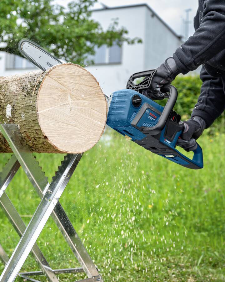Akku-Kettensäge GKE 18V-40 06008D3000 Typ Solo Lieferumfang ohne Akku, ohne Ladegerät, Kettenabdeckung, Schlüssel Spannu