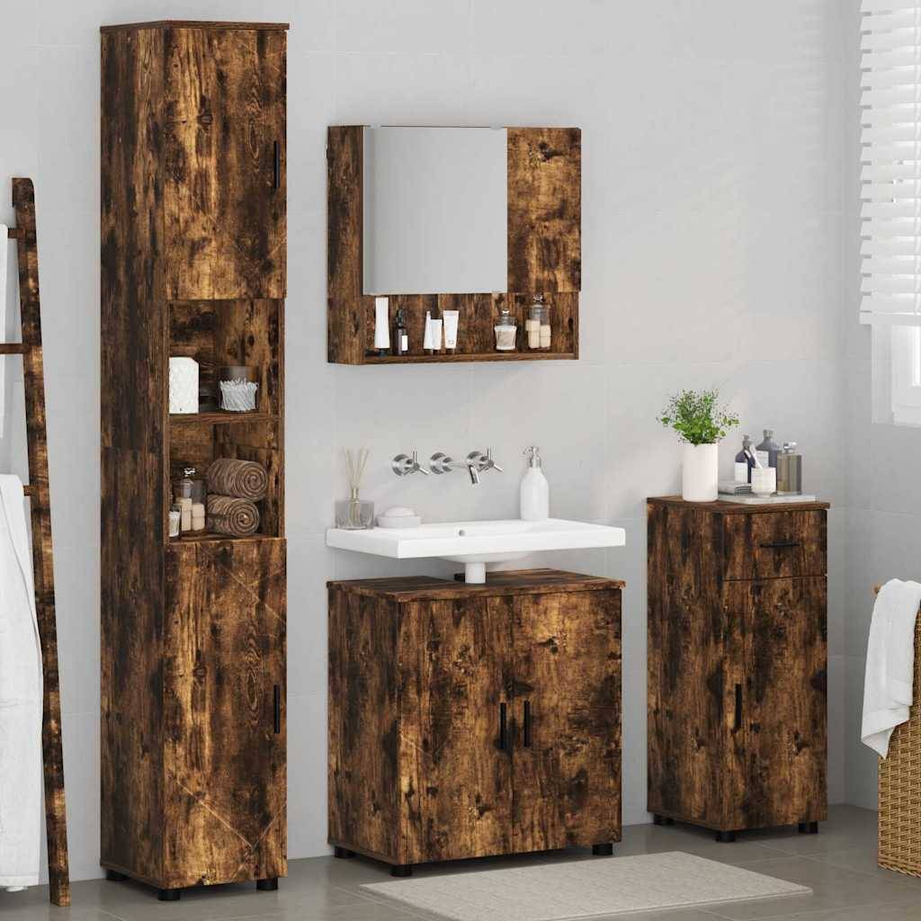 Modernes Badezimmer mit holzmusterförmigen Schränken, einem Spiegel über einem weißen Waschbecken und Topfpflanzen zur Dekoration in der Nähe eines Fensters.